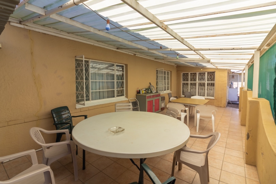 4 Bedroom Property for Sale in Kroonheuwel Free State